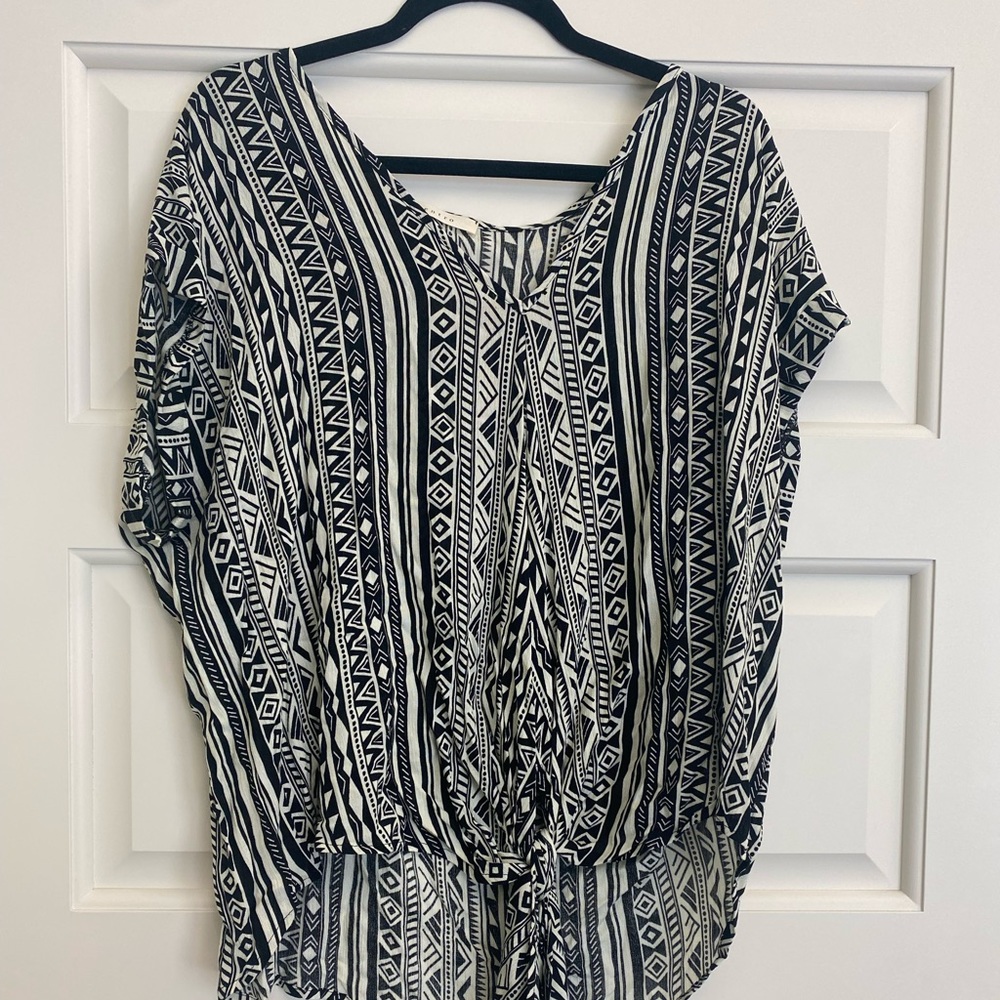 Entro Aztec boutique too. Large. Great condition
